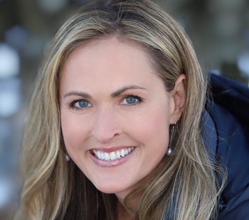 Portrait of Marny Thomas, Broker Associate